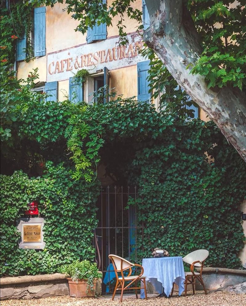 photo de l'entrée du Restaurant luberon la petite maison de cucuron